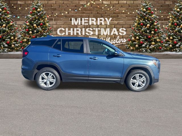 Used 2024 GMC Terrain SLE image 7