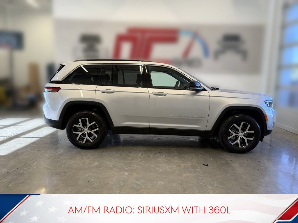 Used 2025 Jeep Grand Cherokee Limited w/ Luxury Tech Group II AWD/4WD image 3