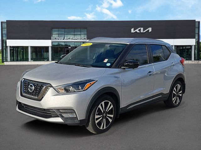 Used 2019 Nissan Kicks SR FWD image 2