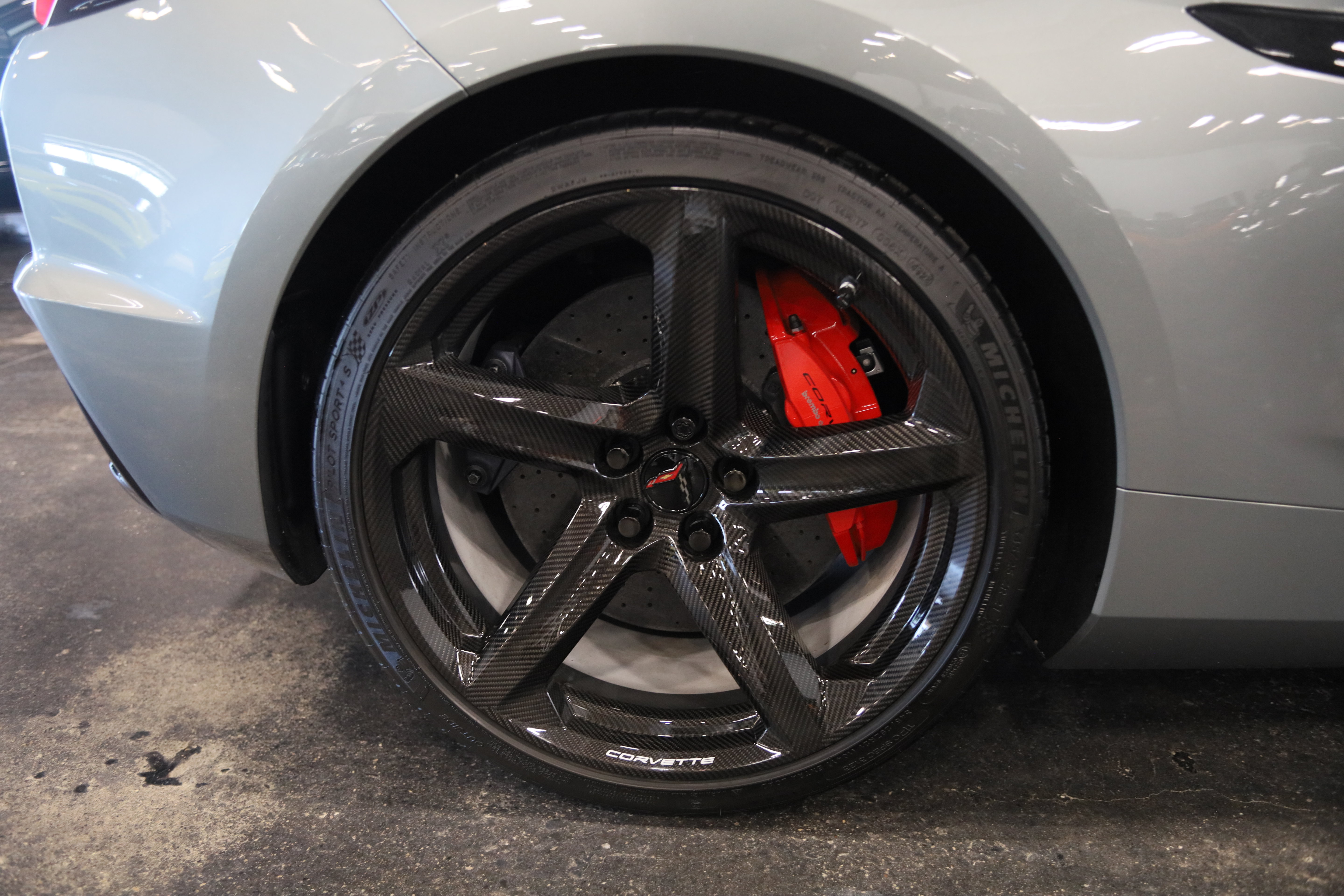 Used 2024 Chevrolet Corvette Z06 RWD image 13