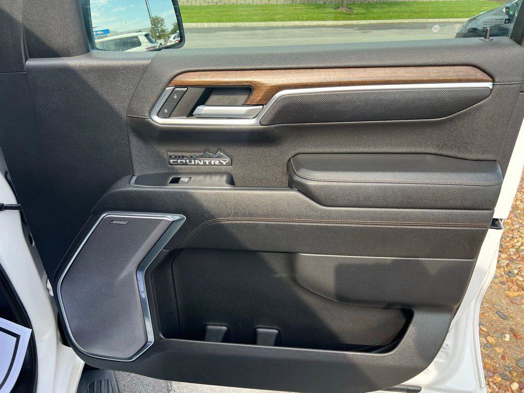 Used 2023 Chevrolet Silverado 1500 High Country w/ Technology Package image 28