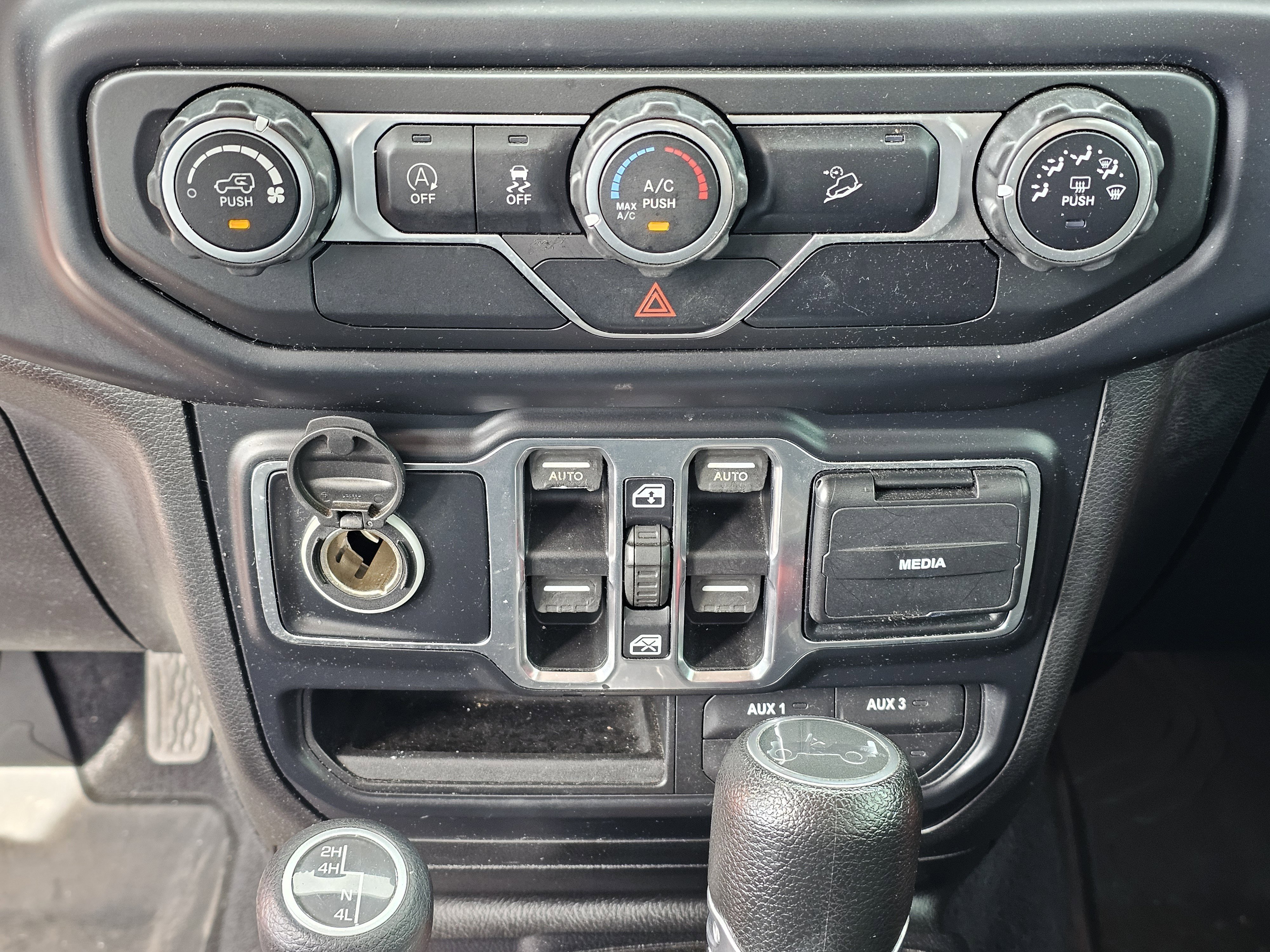 Used 2019 Jeep Wrangler Unlimited Sport S image 28
