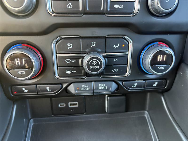 Used 2022 Chevrolet Suburban Z71 w/ Luxury Package AWD/4WD image 19