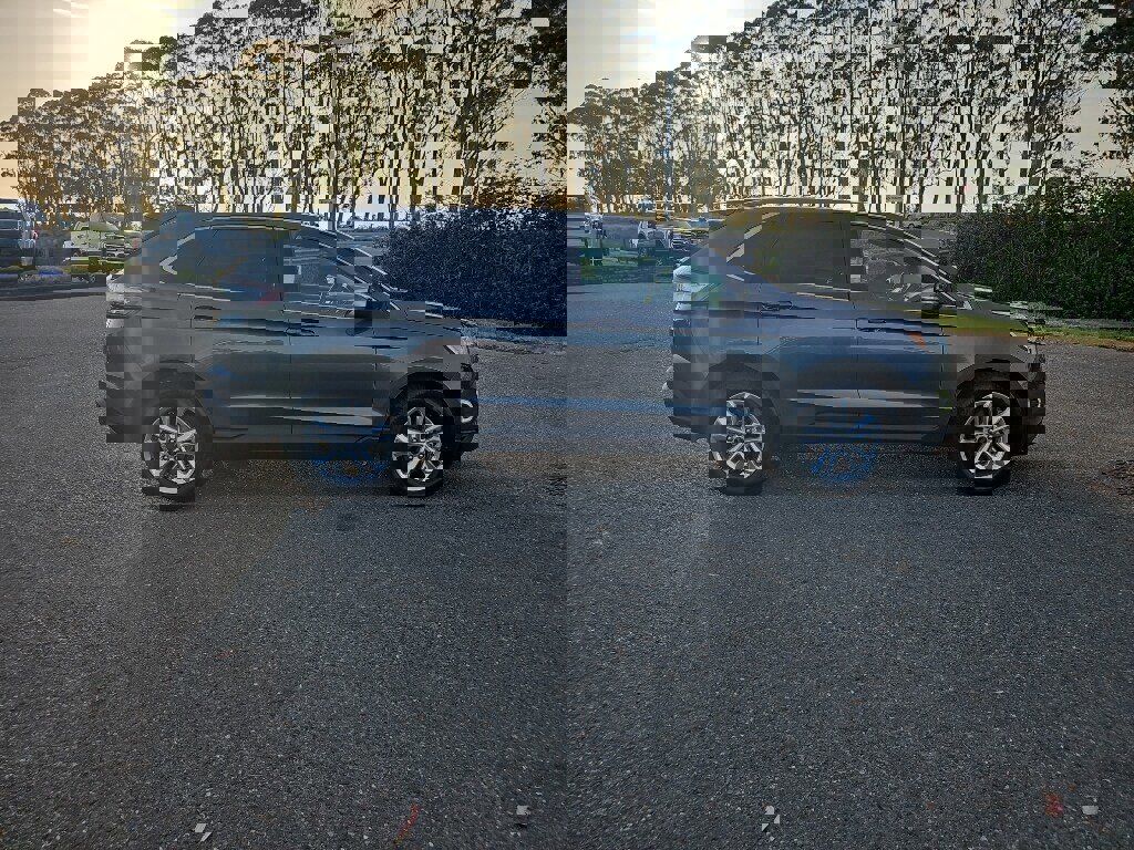 Used 2017 Ford Edge SEL w/ Equipment Group 201A image 7