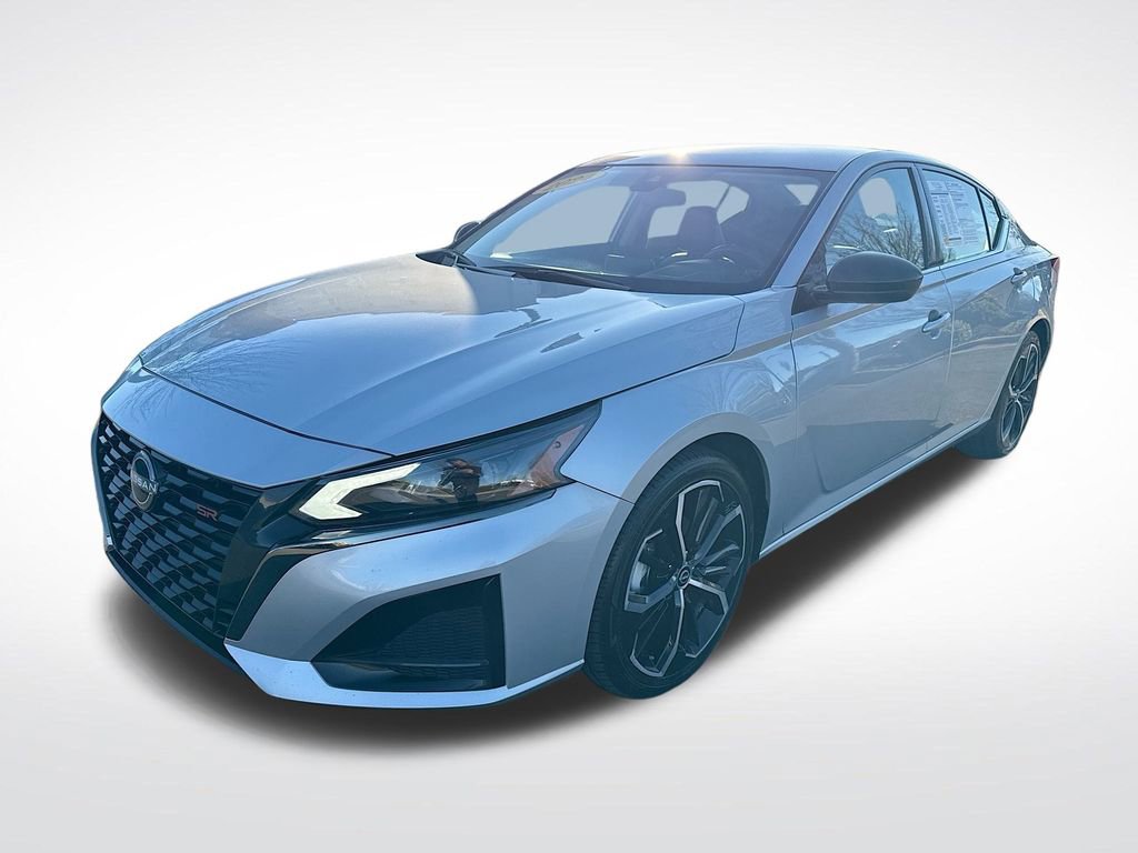 Used 2024 Nissan Altima 2.5 SR image 3