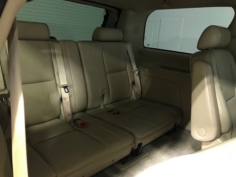 Used 2010 Cadillac Escalade Premium AWD/4WD image 20