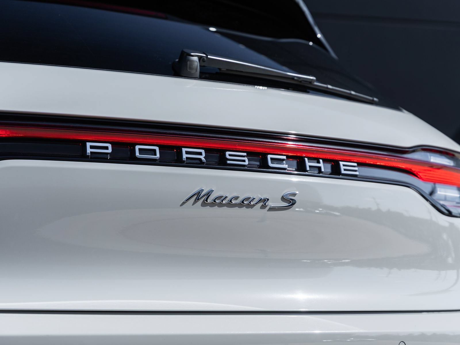 Certified 2024 Porsche Macan S AWD/4WD image 15