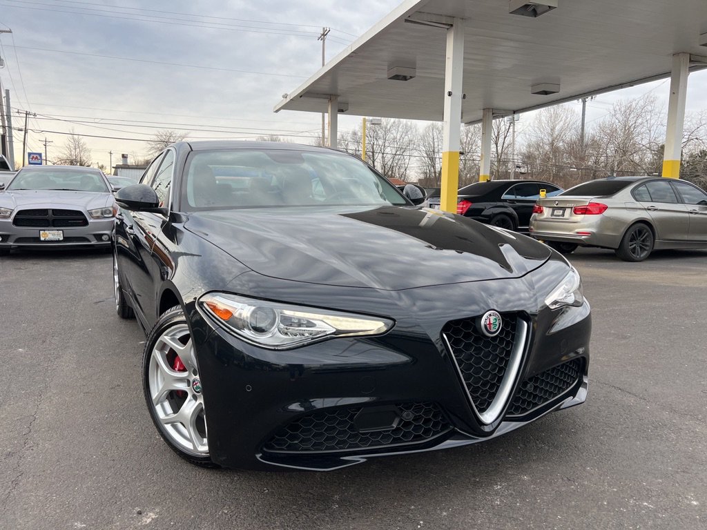 Used 2018 Alfa Romeo Giulia Ti w/ TI Leather Package AWD/4WD image 3