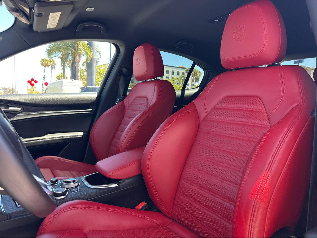 Used 2023 Alfa Romeo Stelvio Sprint RWD image 6