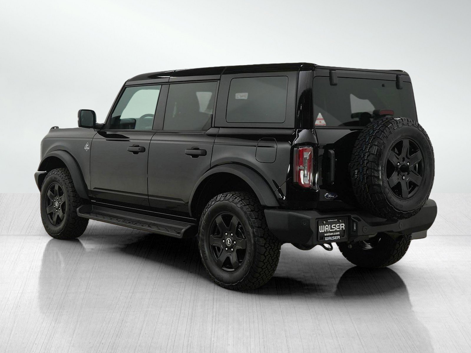 Used 2025 Ford Bronco Outer Banks image 3