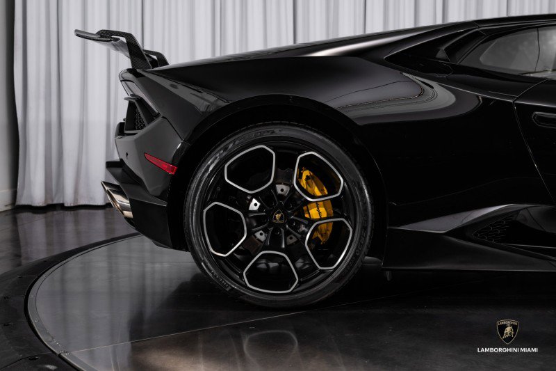 Used 2019 Lamborghini Huracan LP 580-2 image 19