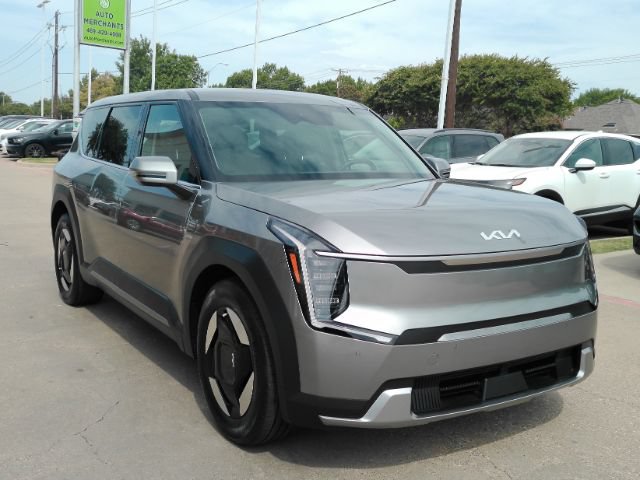 Used 2024 Kia EV9 Light Long Range RWD image 4