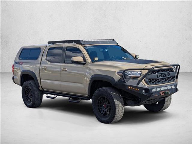 Used 2016 Toyota Tacoma TRD Off-Road image 3