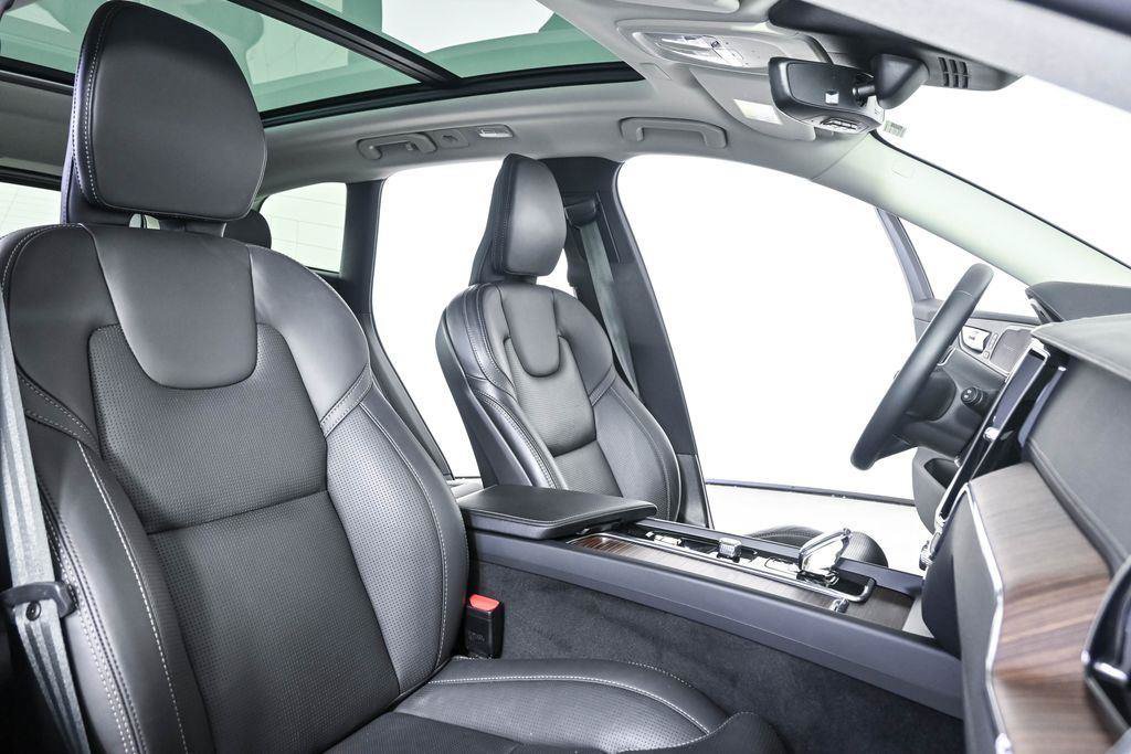 Certified 2023 Volvo XC60 B5 Ultimate w/ Climate Package FWD image 25