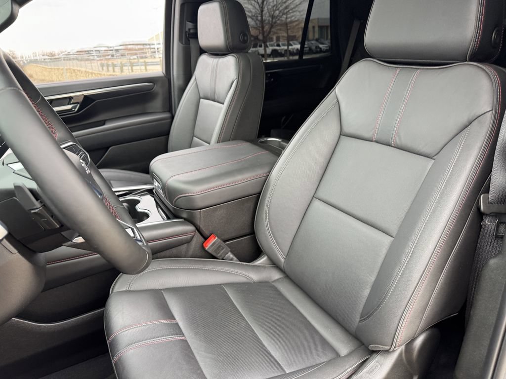 Used 2025 Chevrolet Tahoe RST AWD/4WD image 24