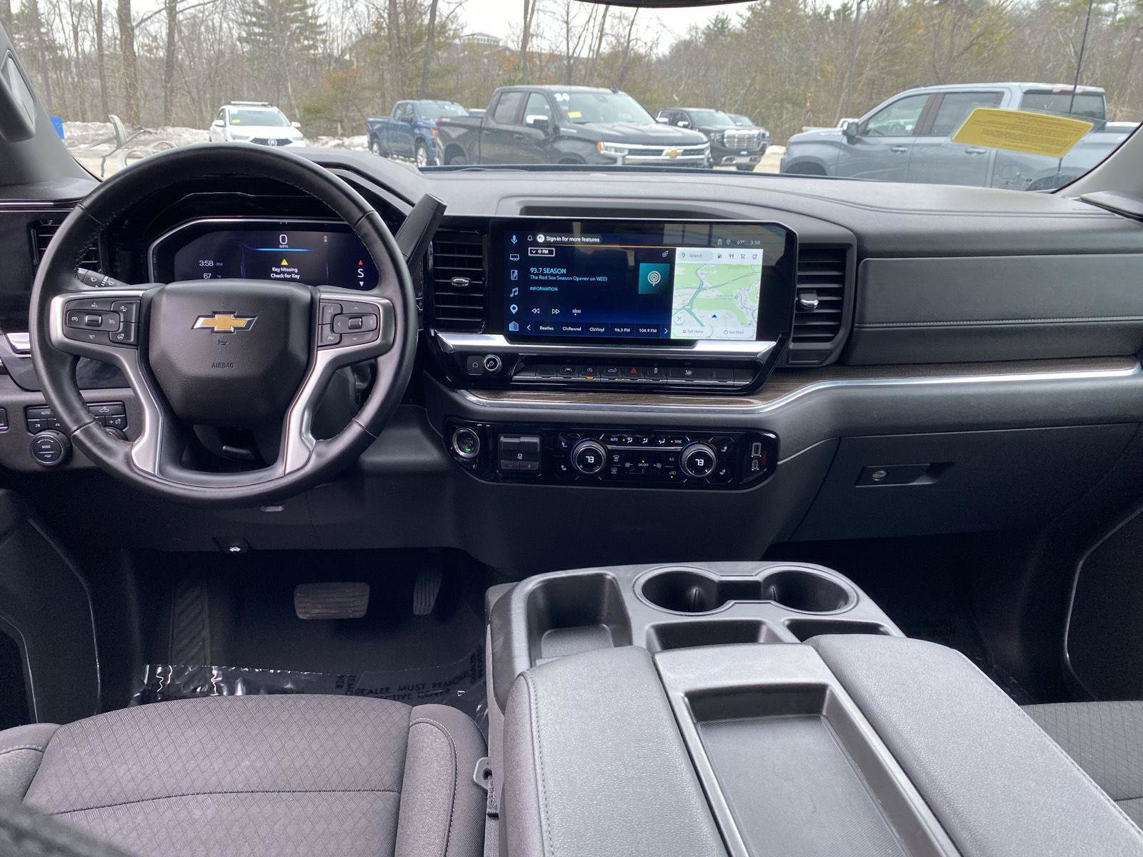 Used 2025 Chevrolet Silverado 1500 LT AWD/4WD image 14