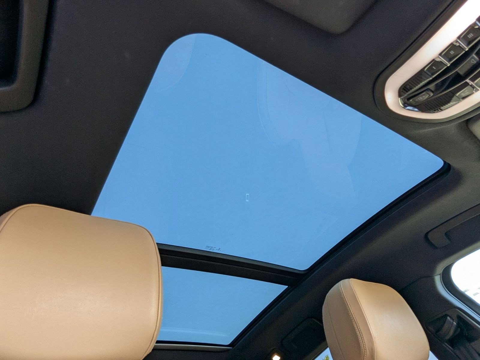 Used 2017 Porsche Macan image 26