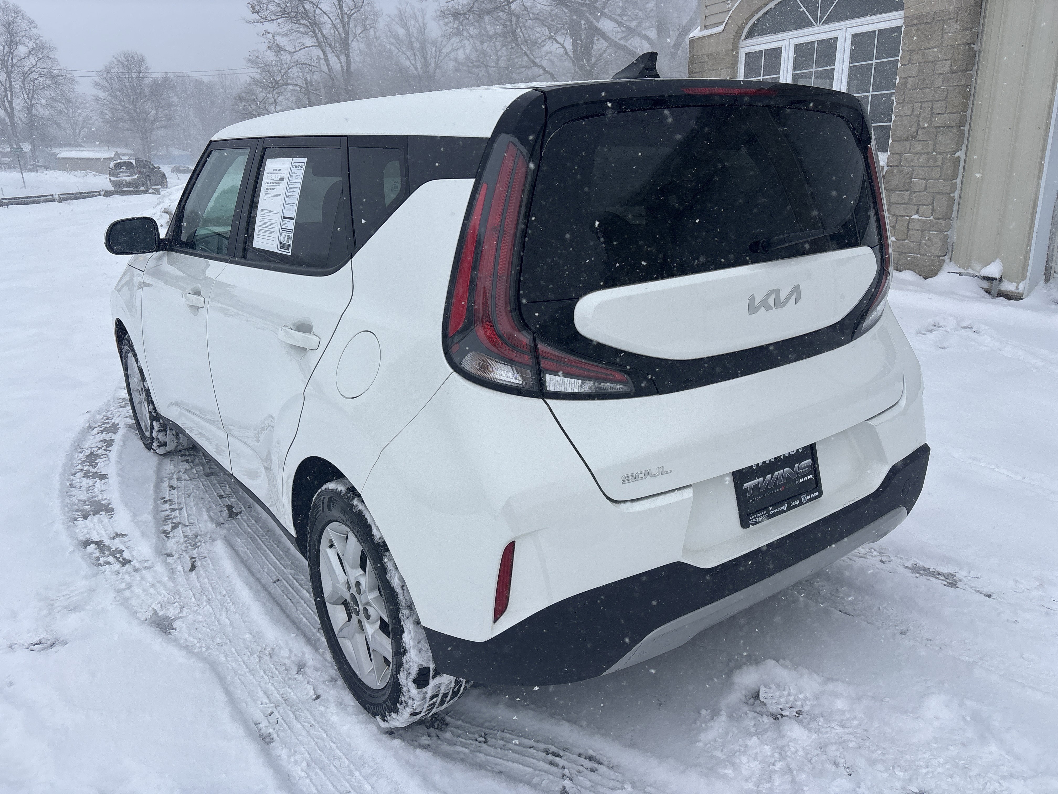 Used 2024 Kia Soul LX w/ Option Group 015 image 6