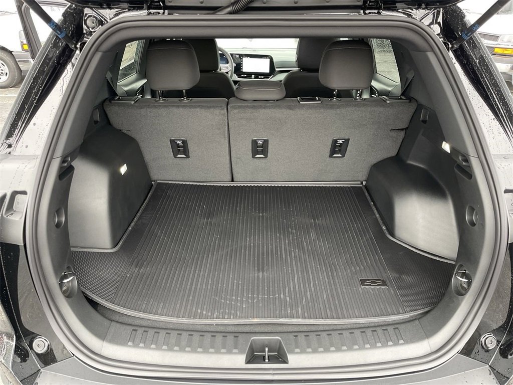 New 2026 Chevrolet Equinox LT w/ LPO, Floor Liner Package image 23