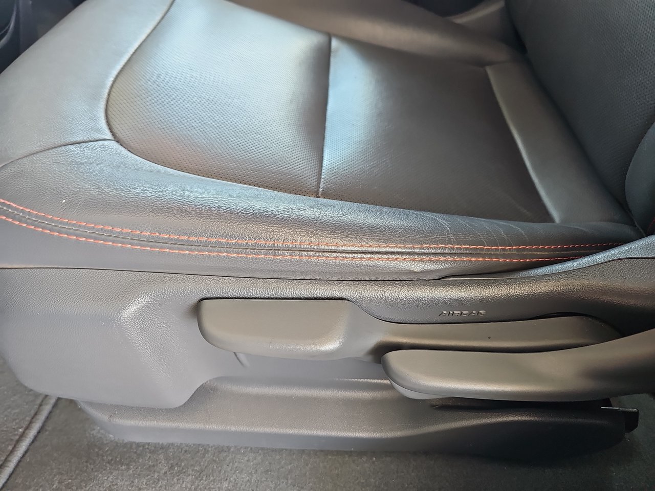 Certified 2020 Chevrolet Bolt Premier w/ Infotainment Package FWD image 35