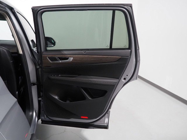 Used 2025 Volkswagen Atlas SEL AWD/4WD image 61