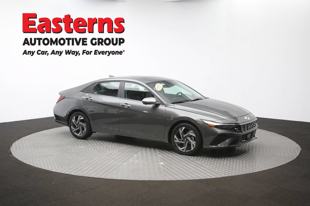 Used 2024 Hyundai Elantra Limited FWD image 50