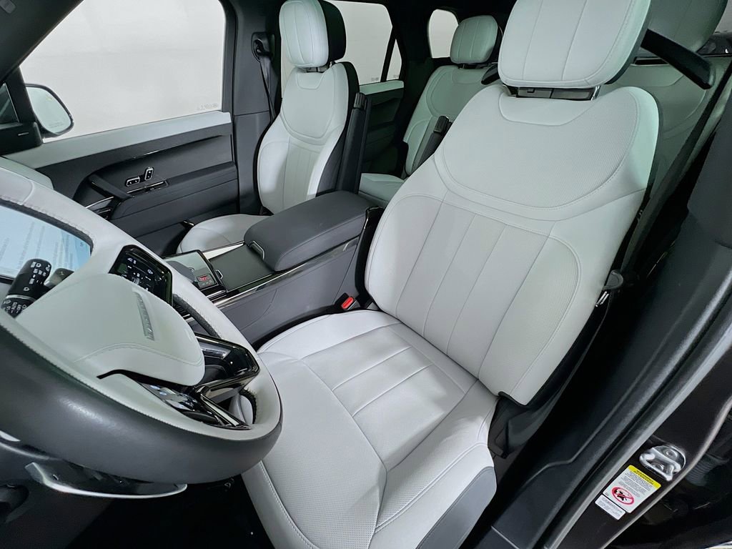 Used 2024 Land Rover Range Rover Sport Dynamic SE image 22