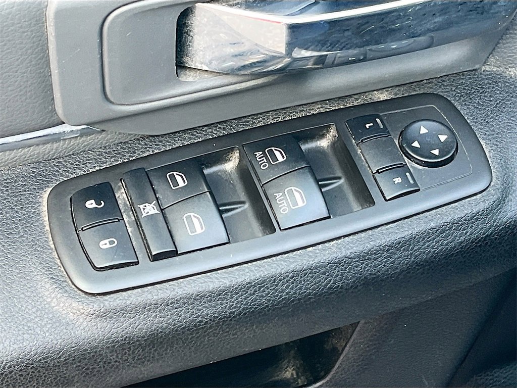 Used 2021 RAM 1500 Classic SLT image 18