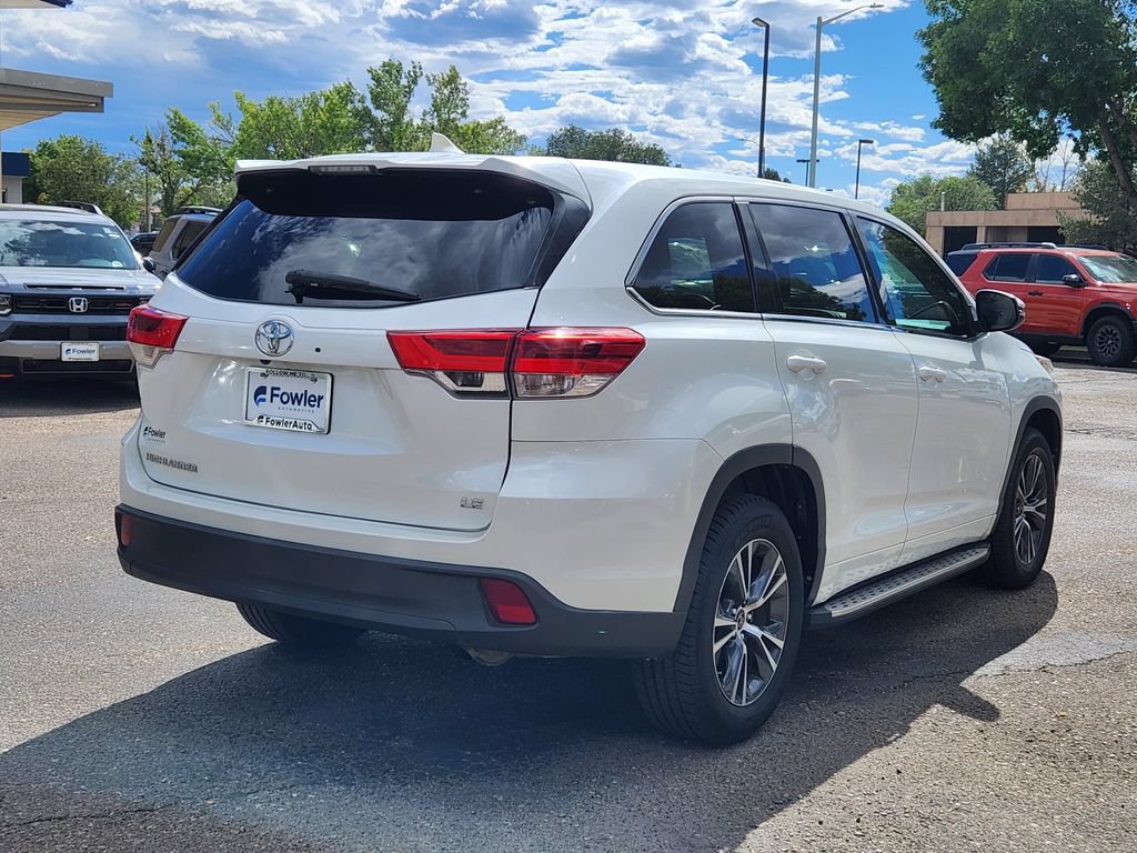 Used 2017 Toyota Highlander Plus FWD image 5