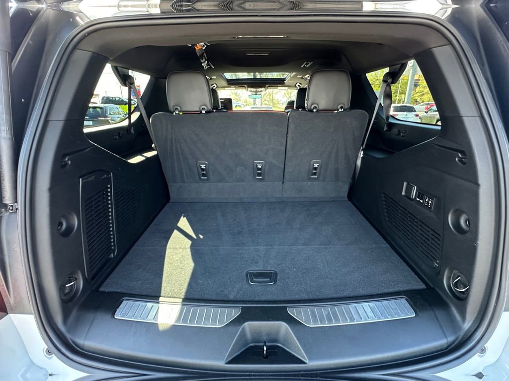 Used 2023 GMC Yukon XL Denali Ultimate image 32