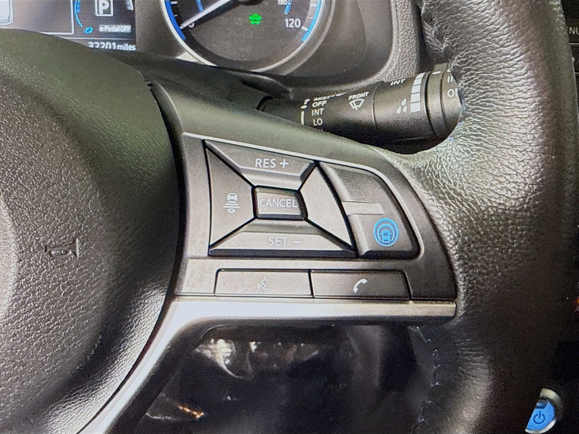 Used 2021 Nissan Leaf SV w/ SV Technology Package FWD image 15