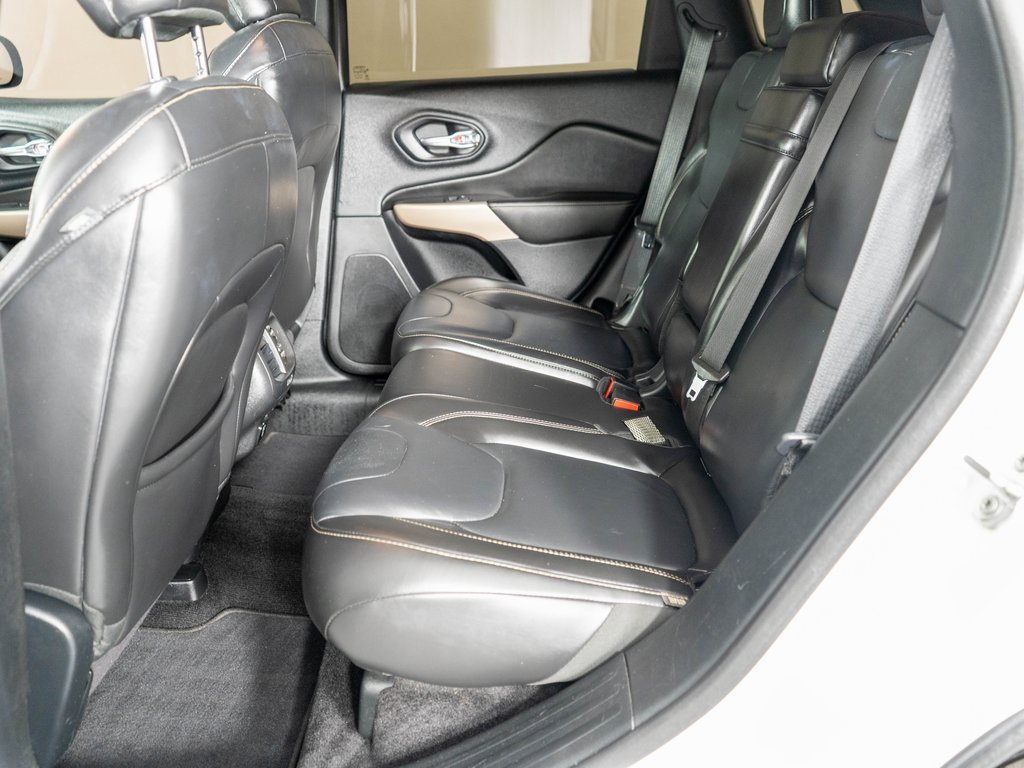 Used 2018 Jeep Cherokee Limited image 11