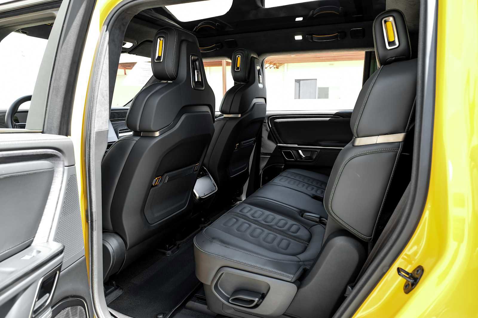 Used 2023 Rivian R1S Adventure image 39