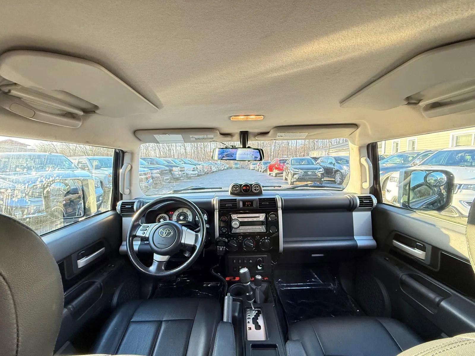 Used 2010 Toyota FJ Cruiser 4WD image 11