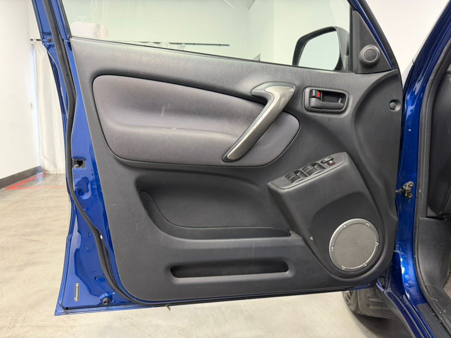 Used 2005 Toyota RAV4 2WD image 31