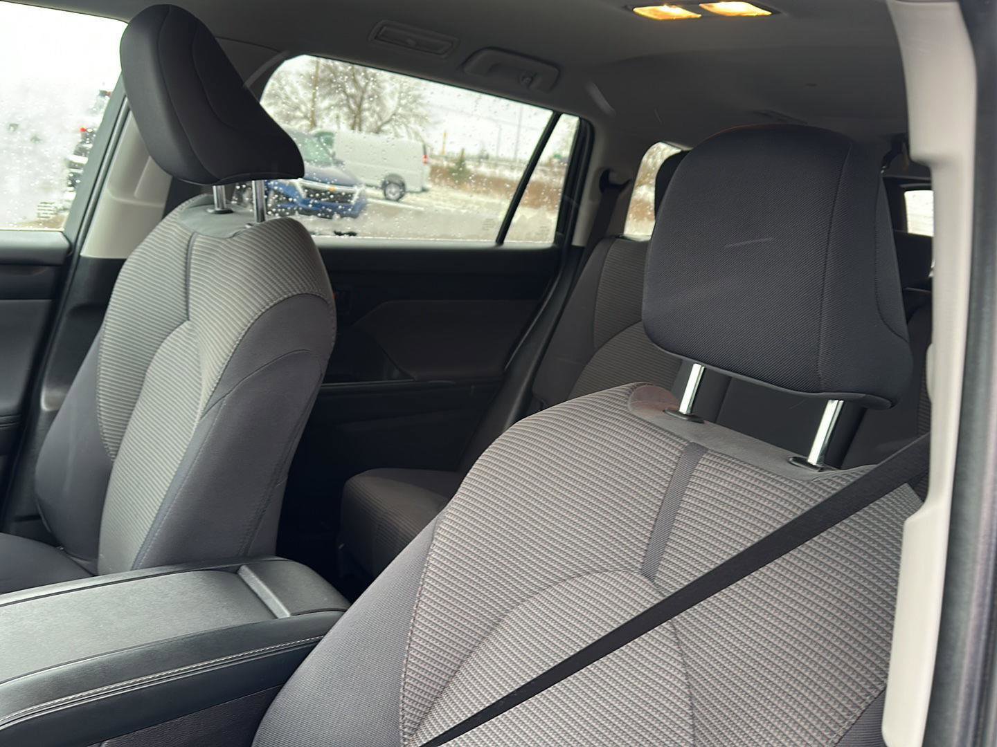 Used 2023 Toyota Highlander LE image 24