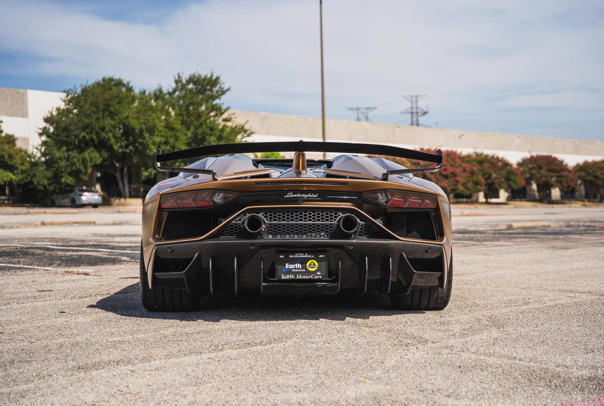 Used 2021 Lamborghini Aventador SVJ AWD/4WD image 15