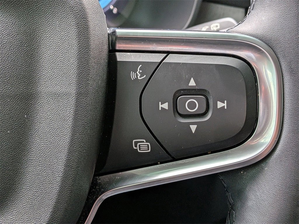 Certified 2024 Volvo XC40 B5 Core image 28