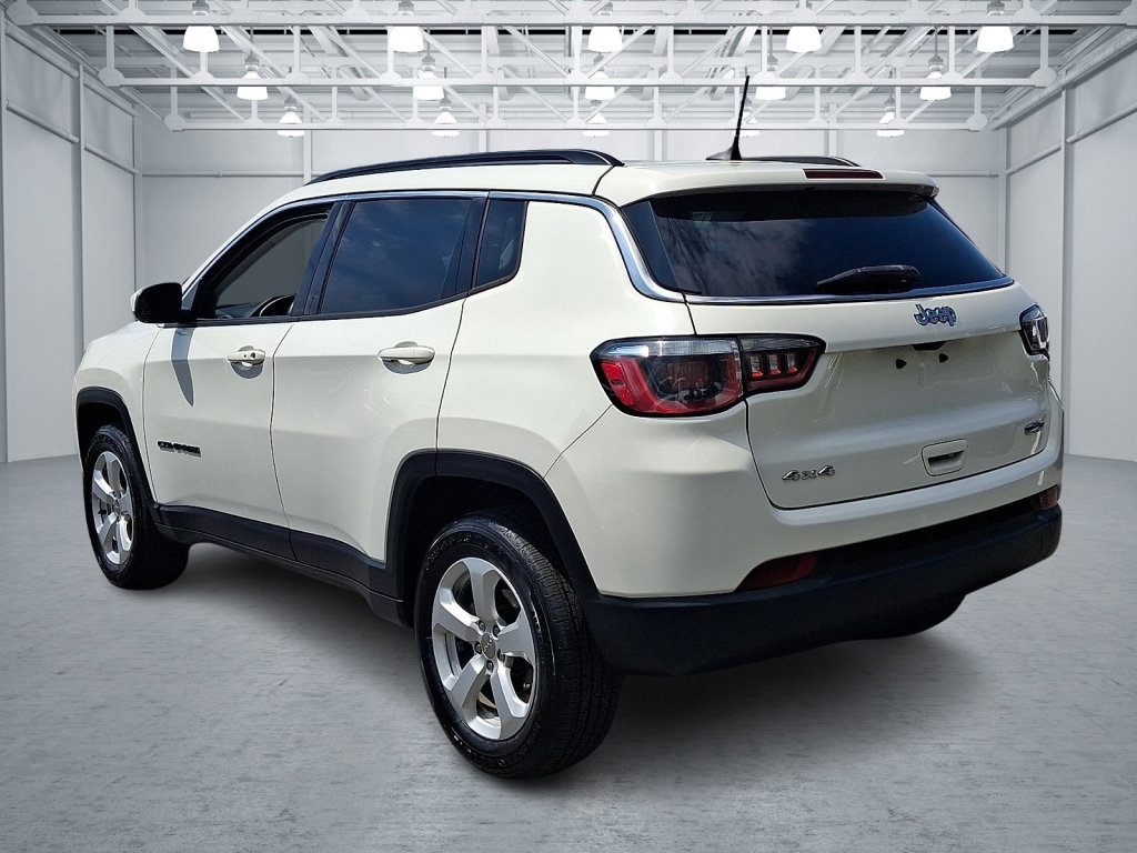 Used 2020 Jeep Compass Latitude w/ Cold Weather Group AWD/4WD image 3