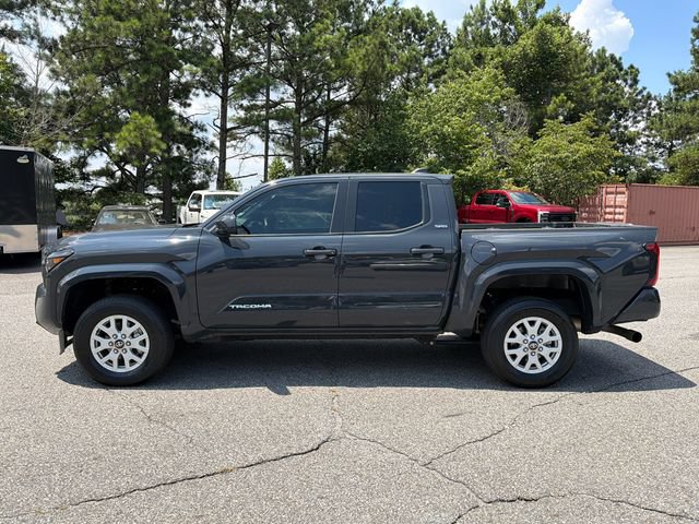 Used 2025 Toyota Tacoma SR5 AWD/4WD image 4