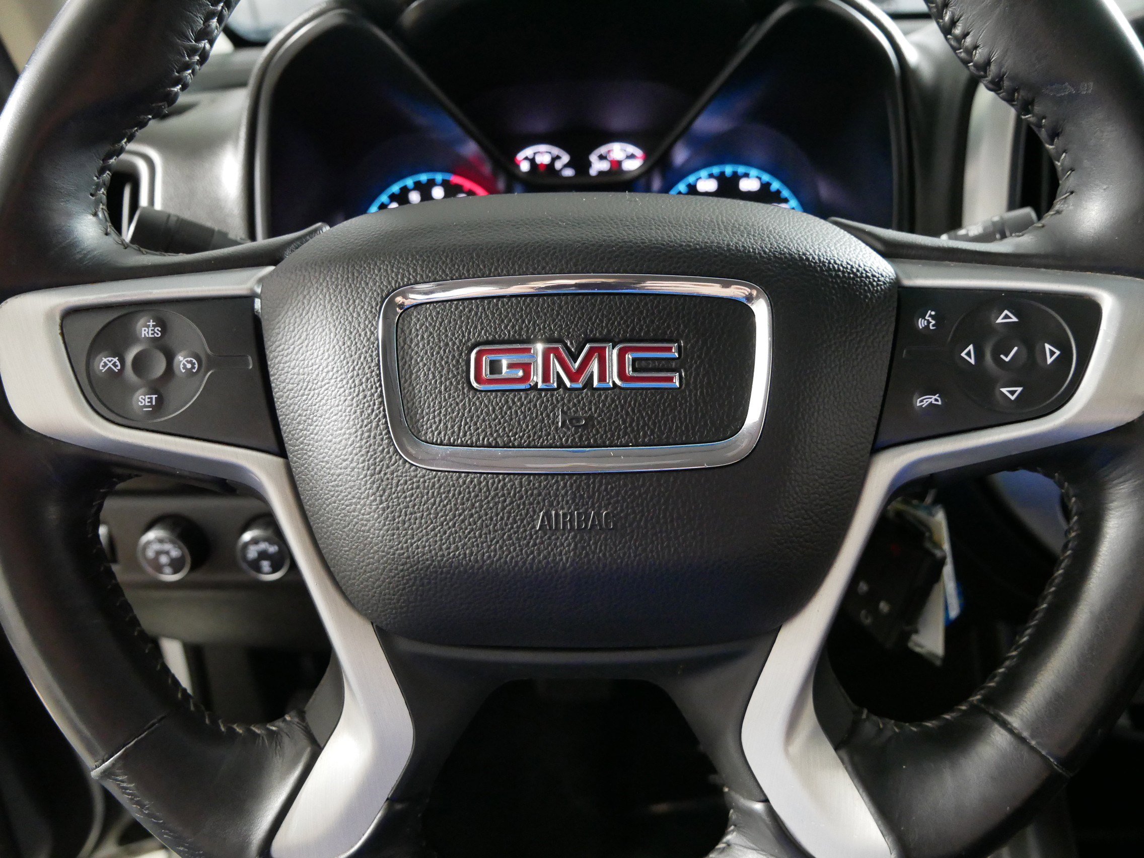 Used 2018 GMC Canyon SLE w/ SLE Convenience Package image 25