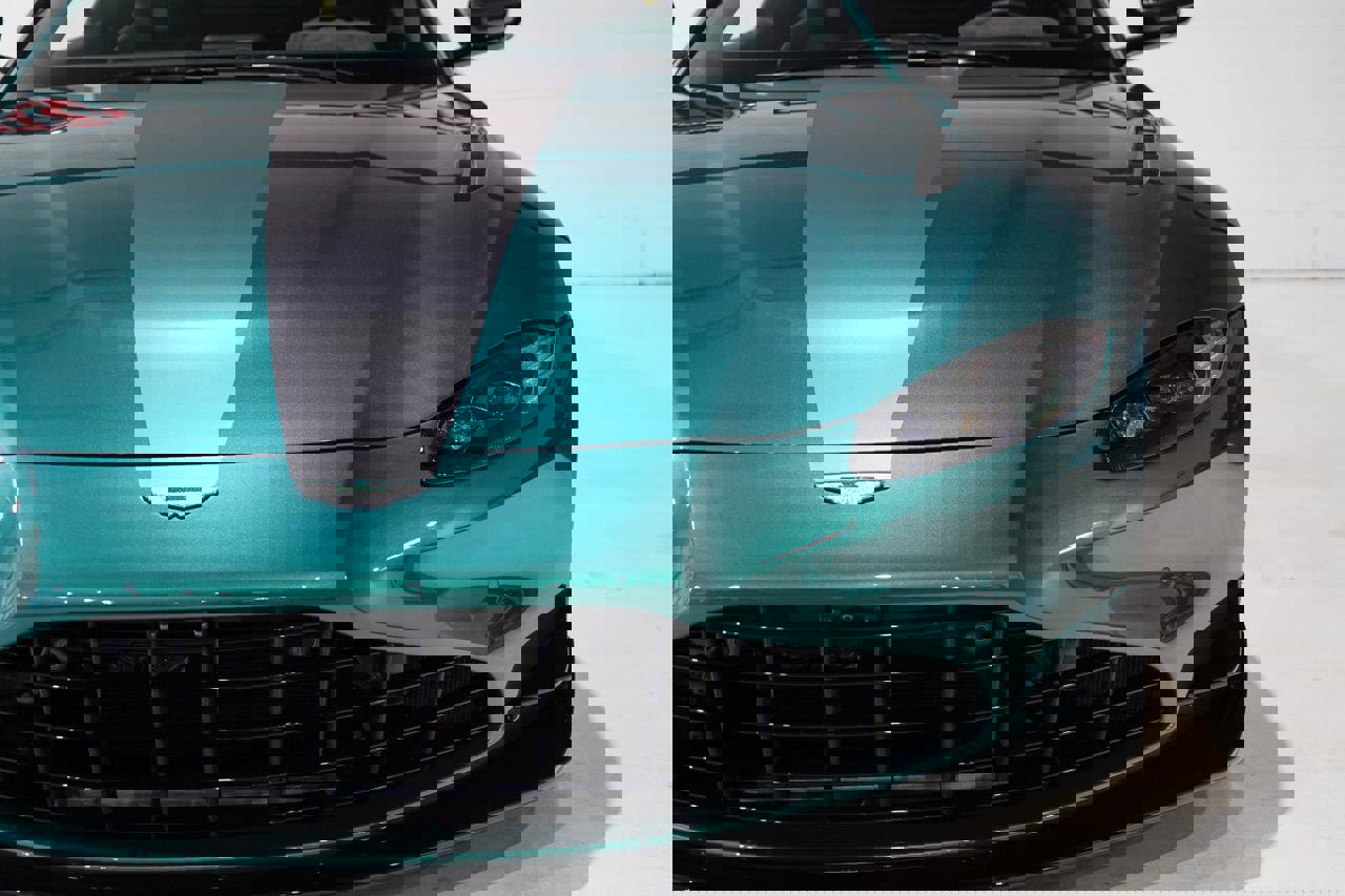 Used 2023 Aston Martin V8 Vantage Coupe image 28