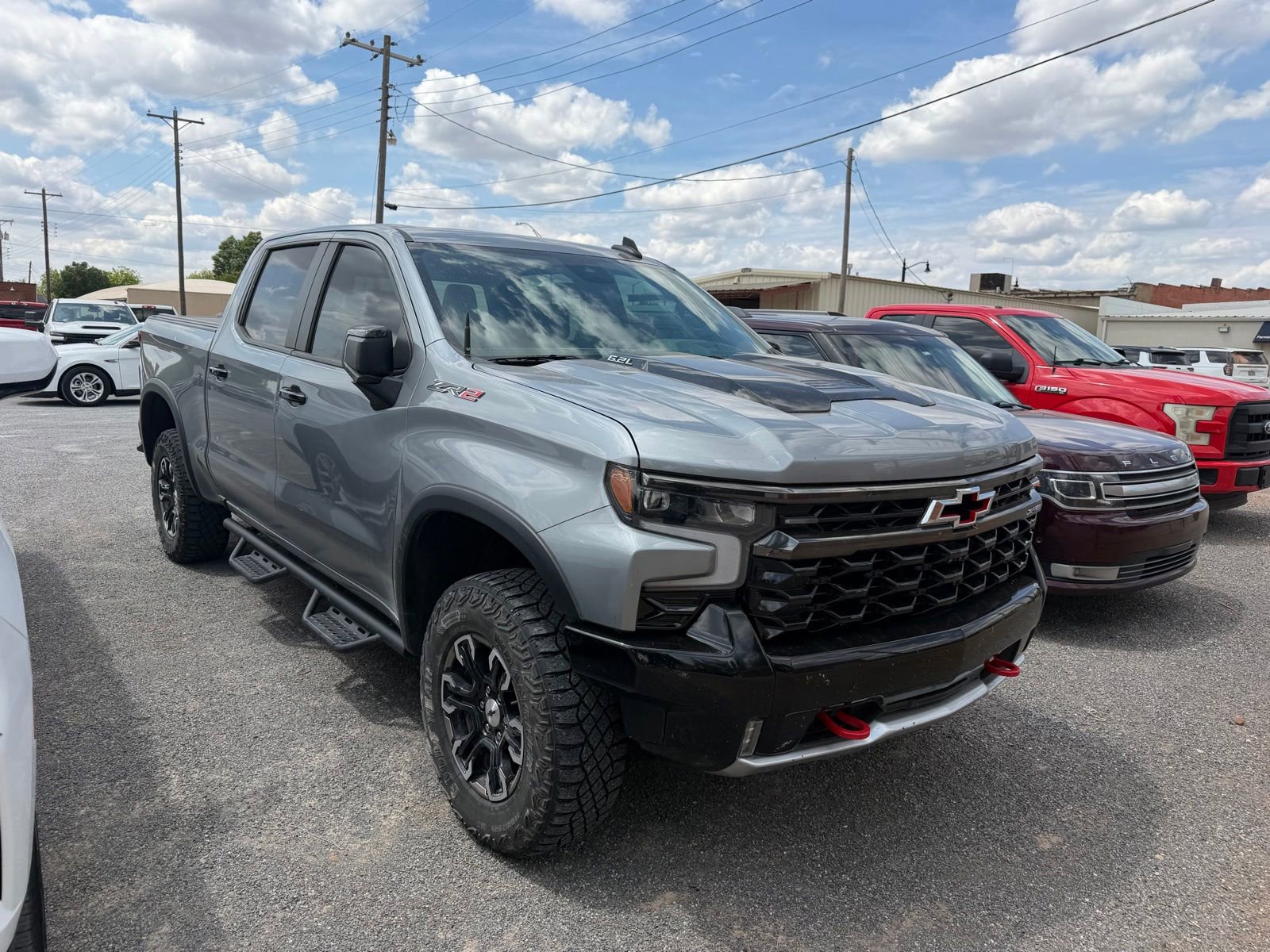 Used 2023 Chevrolet Silverado 1500 ZR2 w/ Technology Package AWD/4WD image 2
