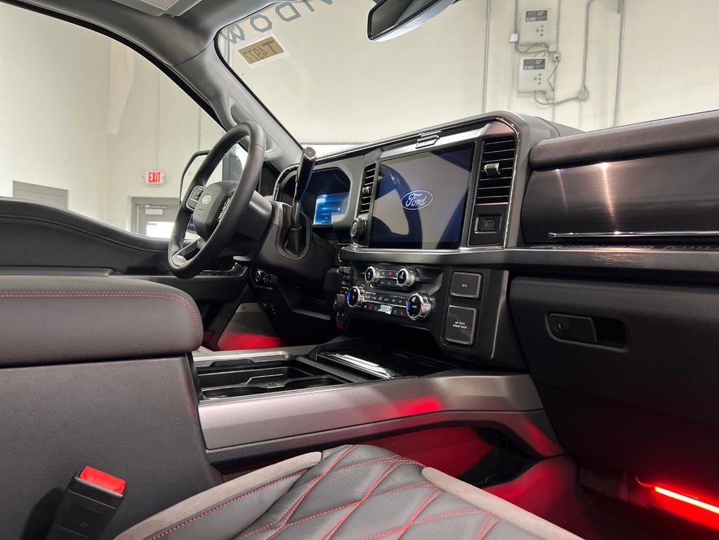 New 2026 Ford F250 Lariat w/ Black Appearance Package image 31