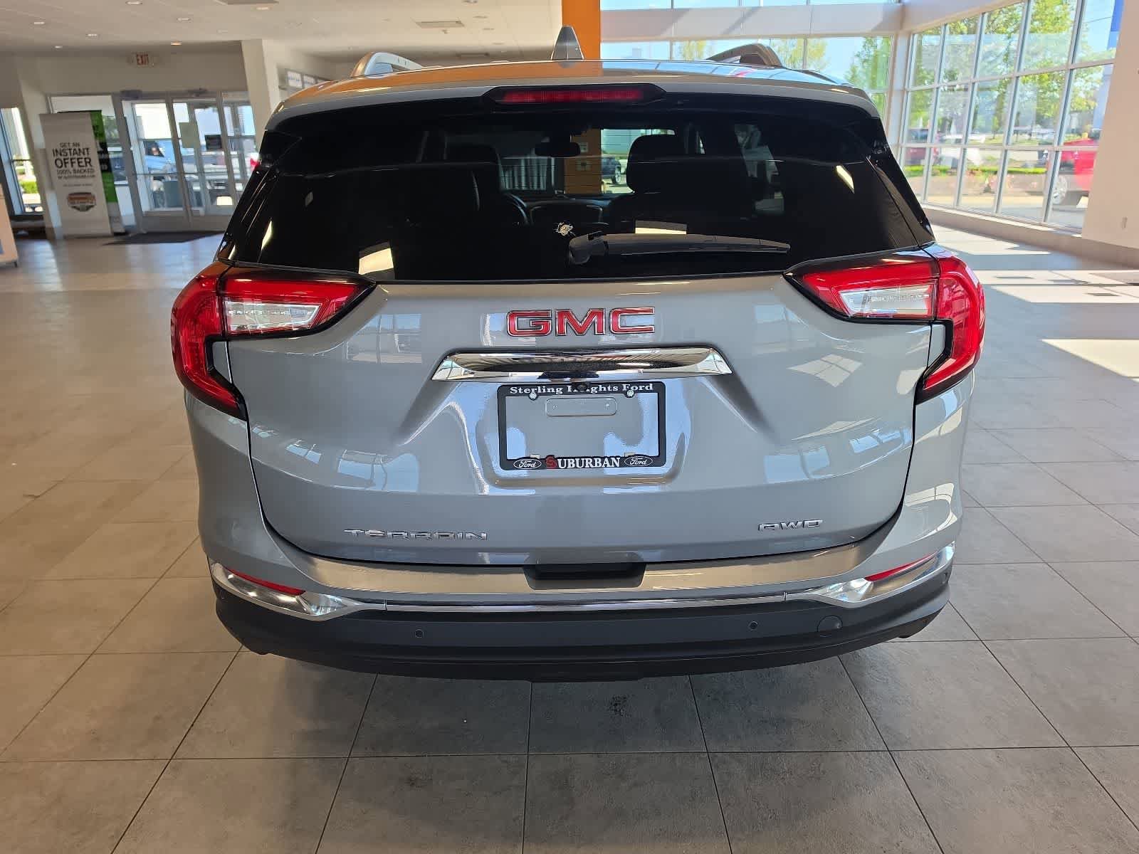 Used 2023 GMC Terrain SLT w/ Infotainment Package II AWD/4WD image 9