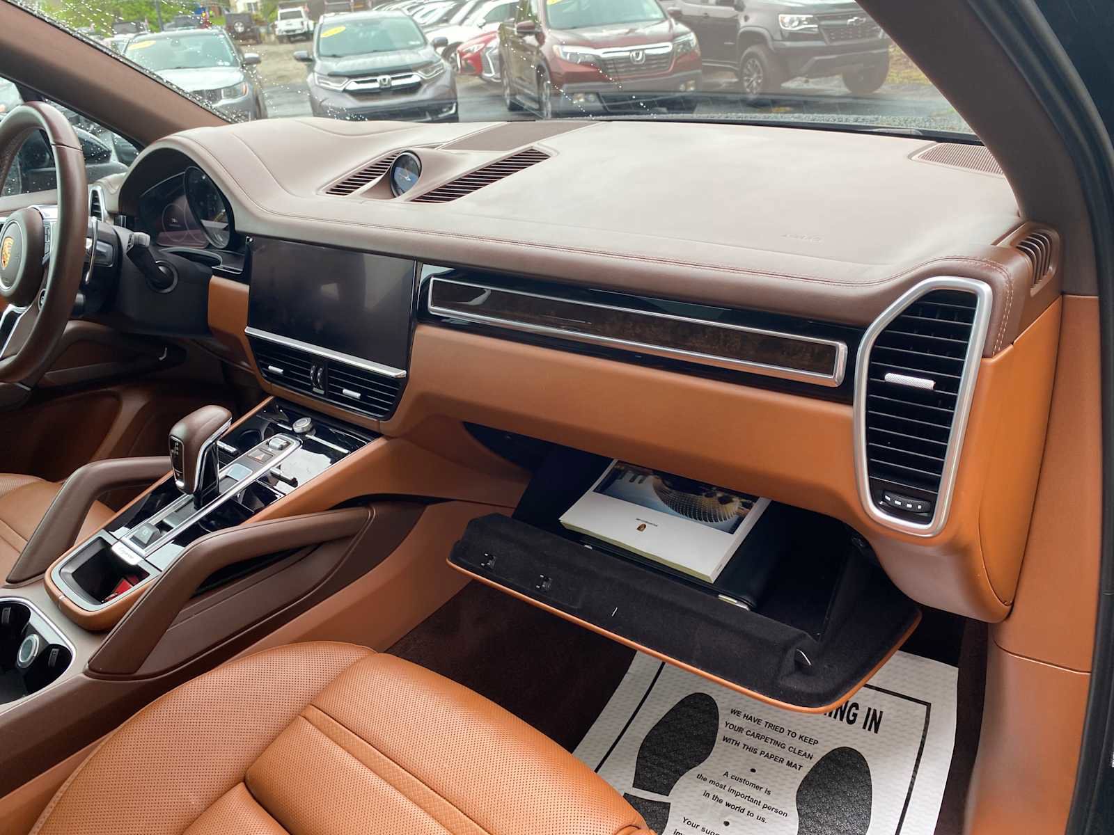 Used 2023 Porsche Cayenne Platinum Edition AWD/4WD image 31