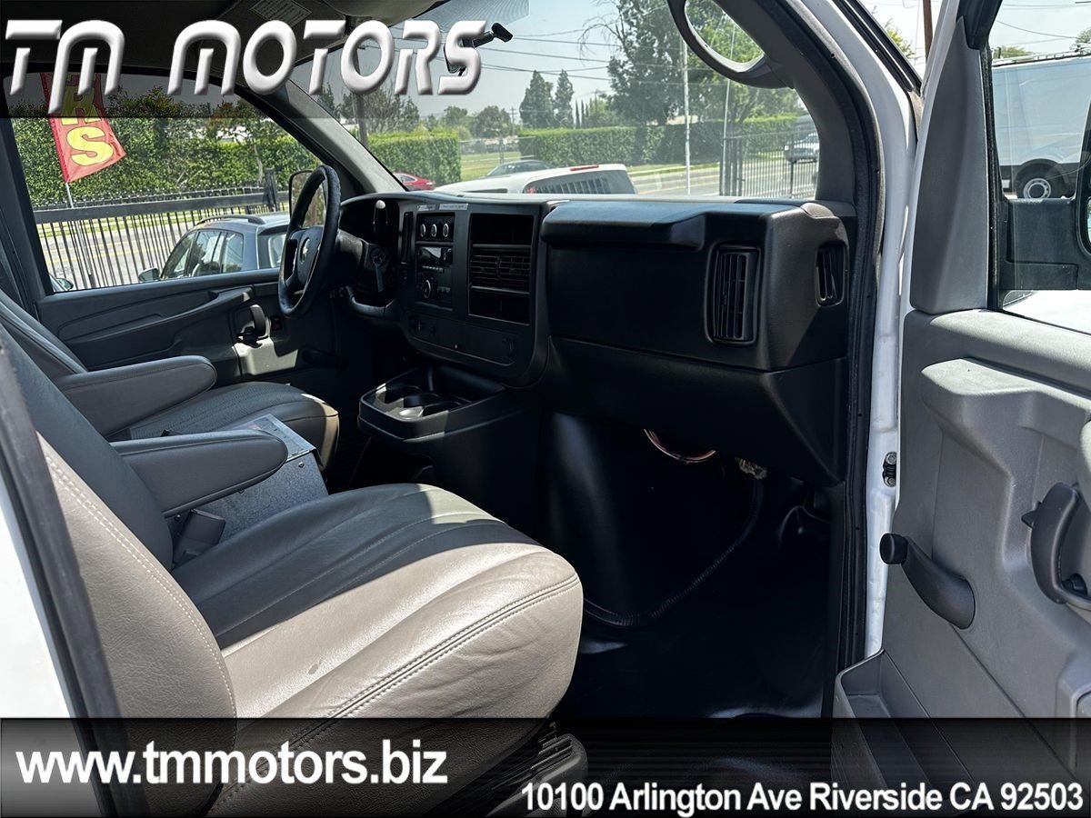Used 2011 Chevrolet Express 2500 RWD image 11