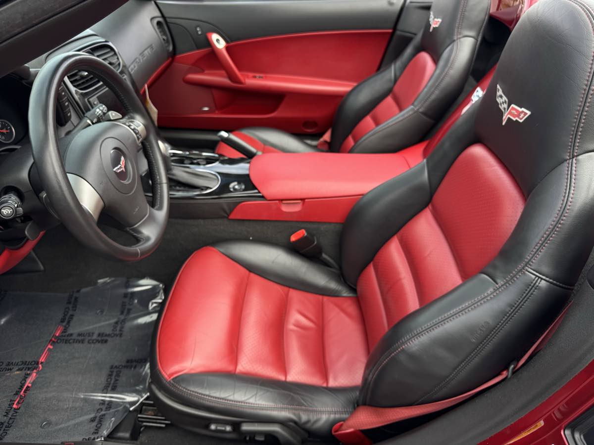 Used 2008 Chevrolet Corvette Convertible w/ Preferred Equipment Group RWD image 18