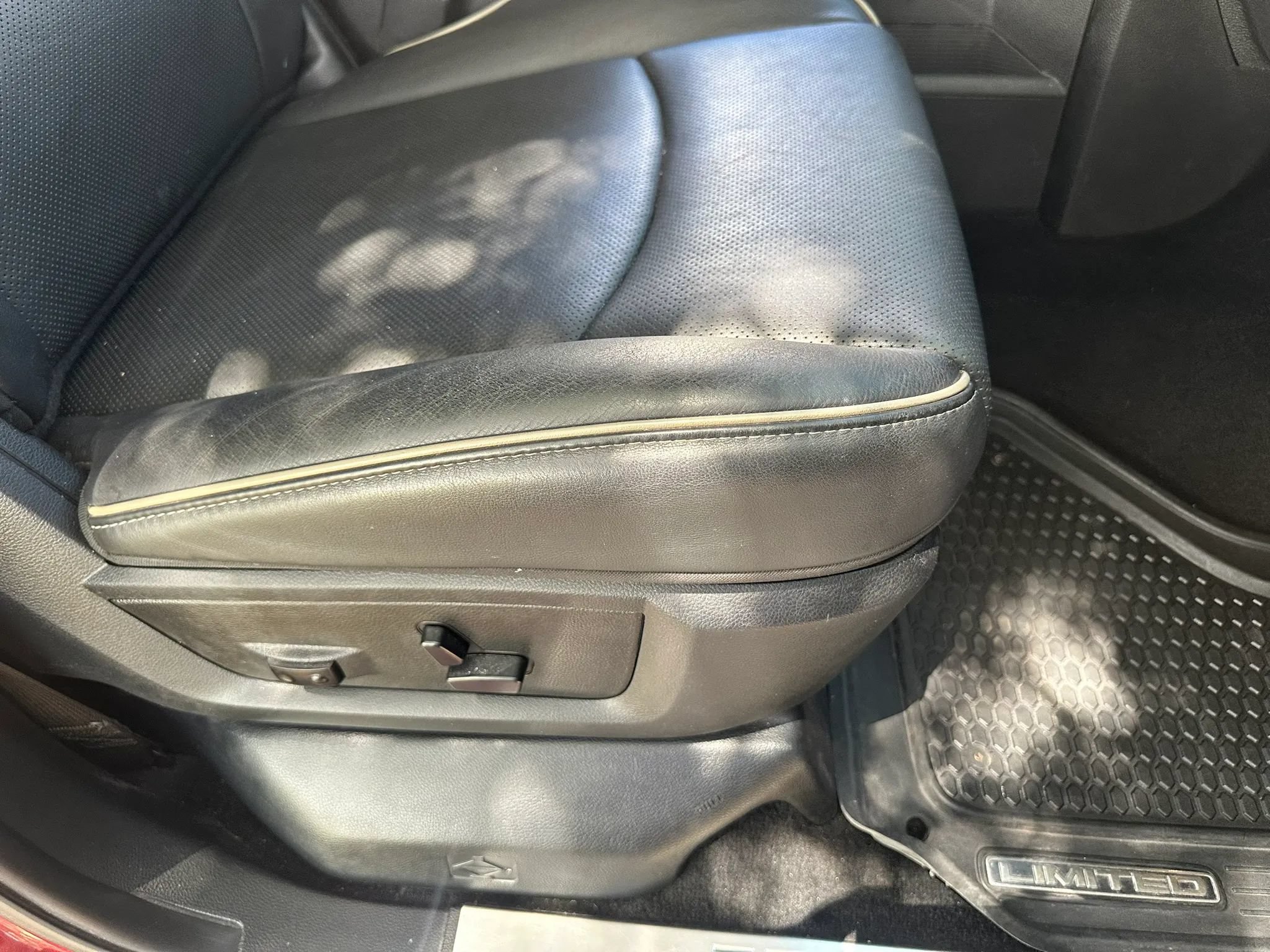 Used 2015 RAM 2500 Limited AWD/4WD image 33