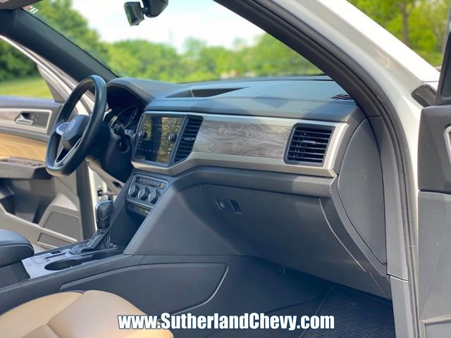 Used 2021 Volkswagen Atlas Cross Sport SE w/ Panoramic Sunroof Package FWD image 18